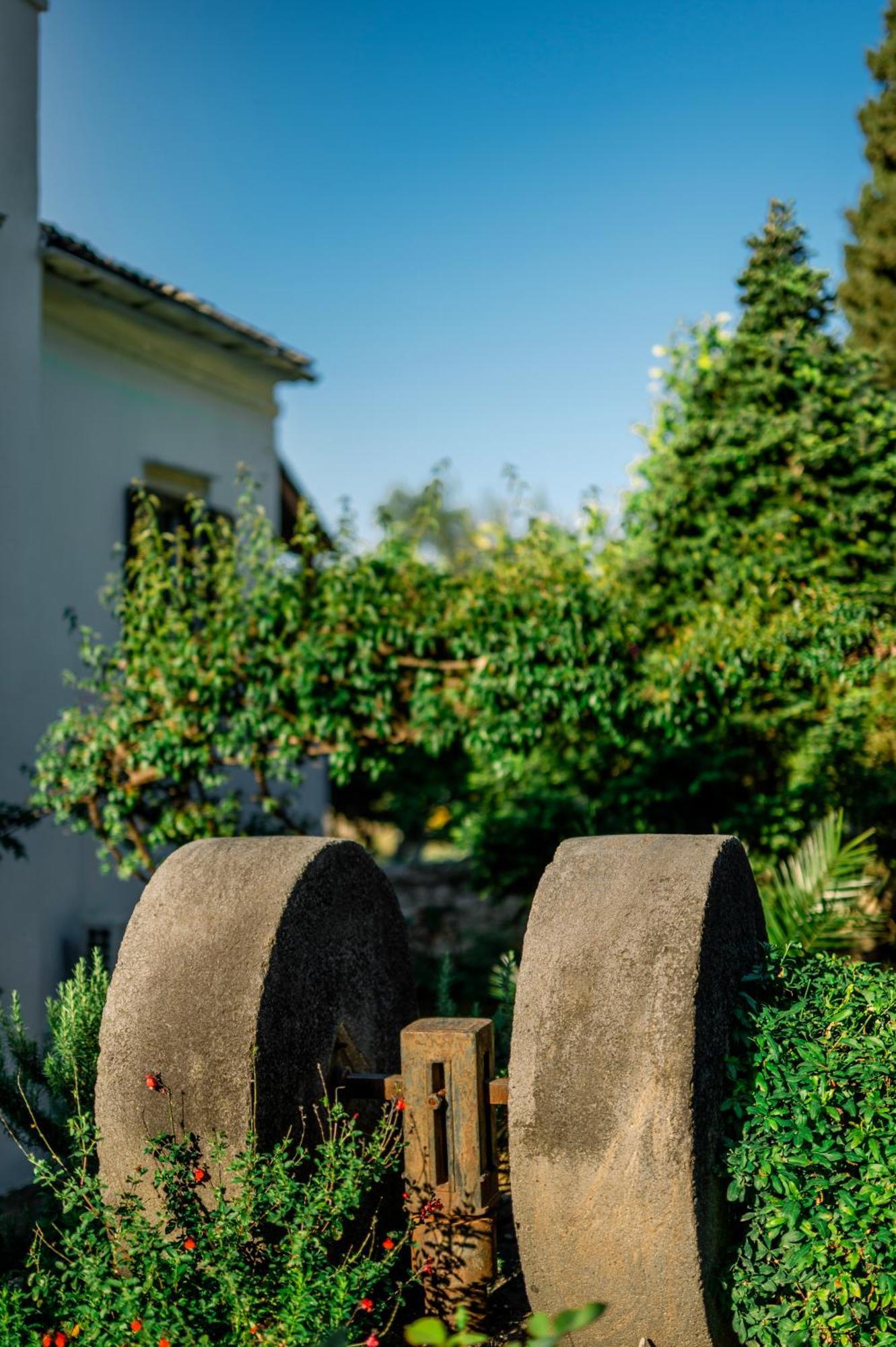 Nissaki Olive Press Villas Nisaki  Buitenkant foto